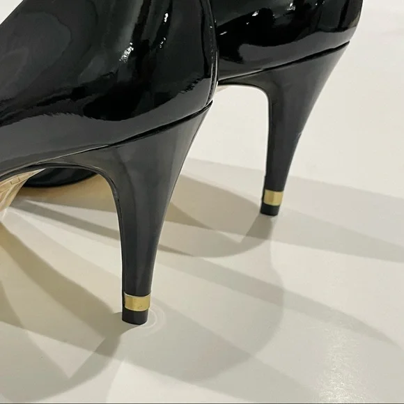 Ted Baker London Glossy Black Heels with Gold Detail - Picture 4 of 11